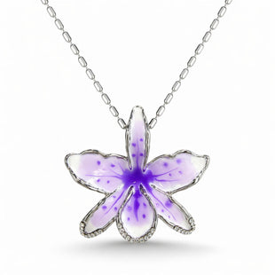 Lily Necklace